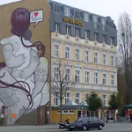 East Side Hotel 2*