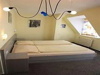 Hotel East Side 2*