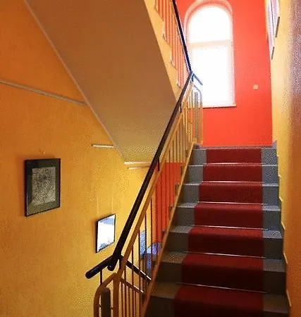 Hotel East Side 3*