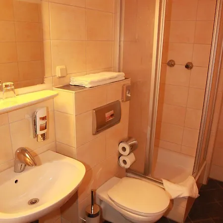 East Side Hotel 3*